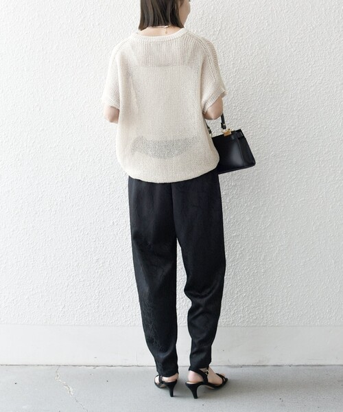 SHIPS any(シップス エニィ)の「SHIPS any:〈洗濯機可能〉サテン ジャカード テーパード イージー パンツ(その他パンツ・レディース・レンガ/ブラック・ONE SIZE)」の4枚目の写真