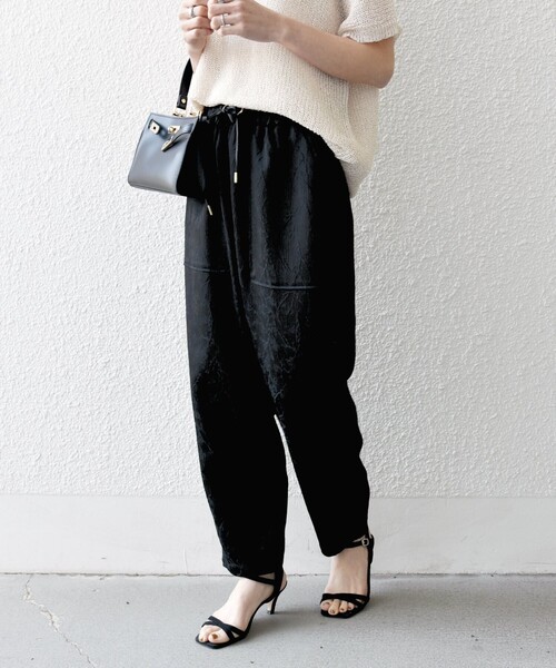 SHIPS any(シップス エニィ)の「SHIPS any:〈洗濯機可能〉サテン ジャカード テーパード イージー パンツ(その他パンツ・レディース・レンガ/ブラック・ONE SIZE)」の6枚目の写真