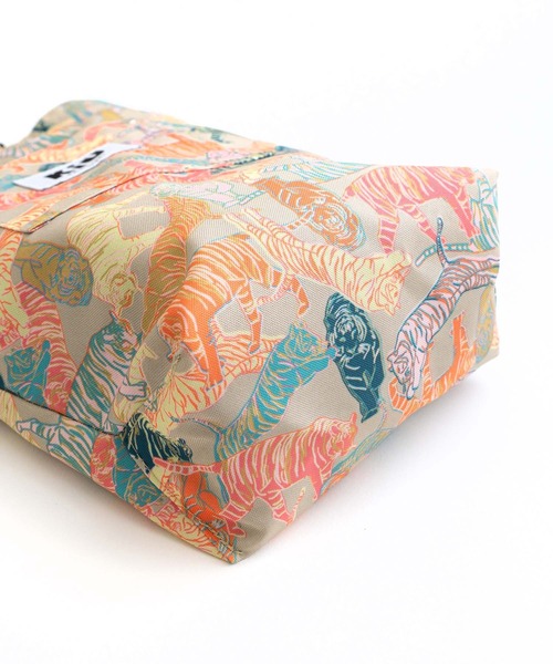 KiU（キウ）の「キッズシューズバッグ2nd（トートバッグ・キッズ・ブルー系その他/カラフル/ブラック/ブラック系その他/タイガーカモ・FREE）」の19枚目の写真