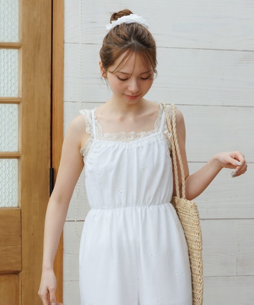 flower（フラワー）の「サニーカットワークロンパース（つなぎ/オールインワン・レディース・ホワイト/ブラック・FREE）」の7枚目の写真