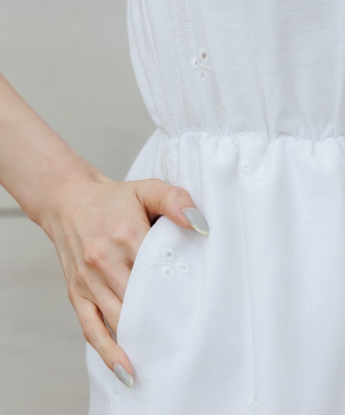 flower（フラワー）の「サニーカットワークロンパース（つなぎ/オールインワン・レディース・ホワイト/ブラック・FREE）」の11枚目の写真