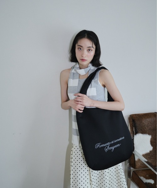 Soft embroidery shoulder bag/ソフトタッチ刺繍ショルダー