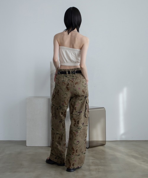 VACANCY（ヴァカンシー）の「ヴィンテージフラワー柄デニムパンツ（デニムパンツ・レディース・ブラウン・MEDIUM/LARGE/X-LARGE）」の6枚目の写真