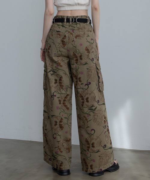 VACANCY（ヴァカンシー）の「ヴィンテージフラワー柄デニムパンツ（デニムパンツ・レディース・ブラウン・MEDIUM/LARGE/X-LARGE）」の8枚目の写真