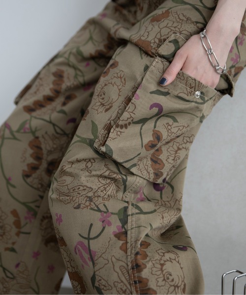 VACANCY（ヴァカンシー）の「ヴィンテージフラワー柄デニムパンツ（デニムパンツ・レディース・ブラウン・MEDIUM/LARGE/X-LARGE）」の11枚目の写真