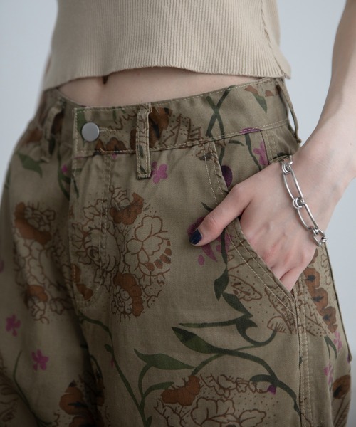 セール】ヴィンテージフラワー柄デニムパンツ（デニムパンツ