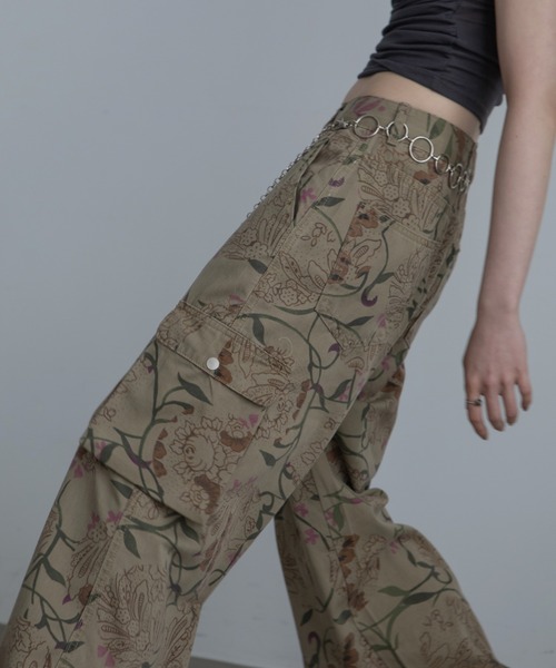 VACANCY（ヴァカンシー）の「ヴィンテージフラワー柄デニムパンツ（デニムパンツ・レディース・ブラウン・MEDIUM/LARGE/X-LARGE）」の18枚目の写真