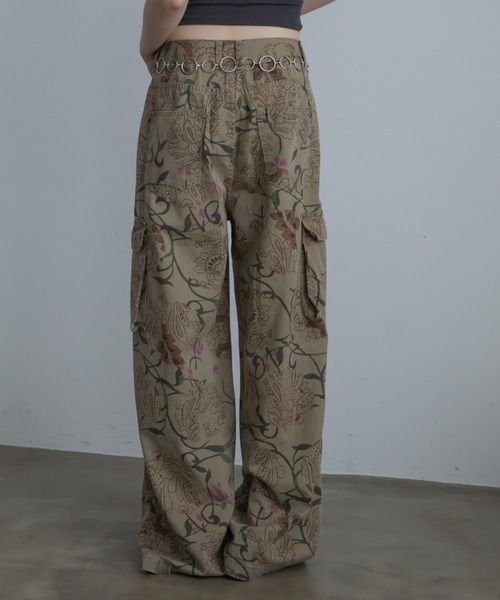 VACANCY（ヴァカンシー）の「ヴィンテージフラワー柄デニムパンツ（デニムパンツ・レディース・ブラウン・MEDIUM/LARGE/X-LARGE）」の17枚目の写真