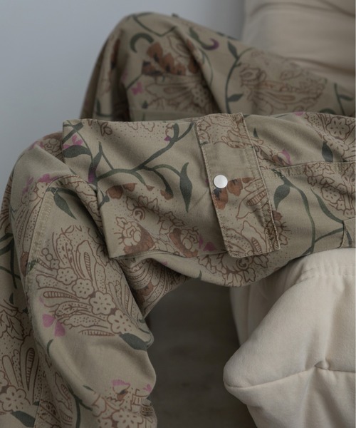 VACANCY（ヴァカンシー）の「ヴィンテージフラワー柄デニムパンツ（デニムパンツ・レディース・ブラウン・MEDIUM/LARGE/X-LARGE）」の21枚目の写真