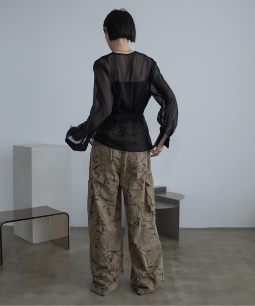 セール】ヴィンテージフラワー柄デニムパンツ（デニムパンツ