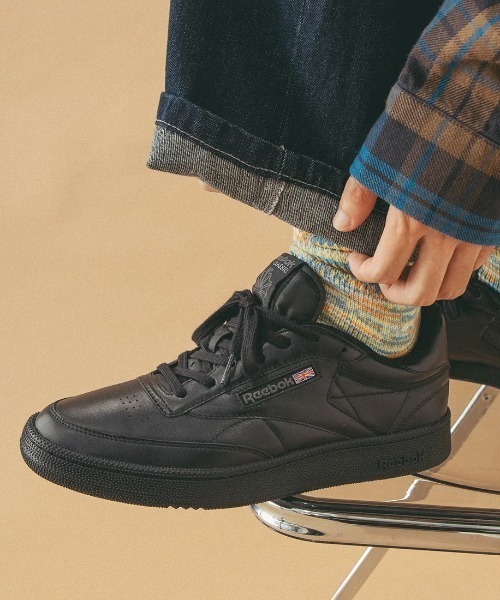 Reebok（リーボック）の「クラブシー 85 ヴィンテージ /  CLUB C 85 VINTAGE（スニーカー・メンズ・ホワイト×ピンク/ブラック/ホワイト×レッド/ホワイト×イエロー・23.0cm/23.5cm/24.5cm/24.0cm/25.0cm/25.5cm/26.0cm/26.5cm/27.0cm/27.5cm/28.0cm/22.5cm/28.5cm）」の4枚目の写真