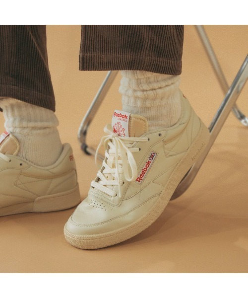 Reebok（リーボック）の「クラブシー 85 ヴィンテージ /  CLUB C 85 VINTAGE（スニーカー・メンズ・ホワイト×ピンク/ブラック/ホワイト×レッド/ホワイト×イエロー・23.0cm/23.5cm/24.5cm/24.0cm/25.0cm/25.5cm/26.0cm/26.5cm/27.0cm/27.5cm/28.0cm/22.5cm/28.5cm）」の5枚目の写真