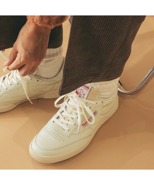 Reebok（リーボック）の「クラブシー 85 ヴィンテージ /  CLUB C 85 VINTAGE（スニーカー・メンズ・ホワイト×ピンク/ブラック/ホワイト×レッド/ホワイト×イエロー・23.0cm/23.5cm/24.5cm/24.0cm/25.0cm/25.5cm/26.0cm/26.5cm/27.0cm/27.5cm/28.0cm/22.5cm/28.5cm）」の6枚目の写真