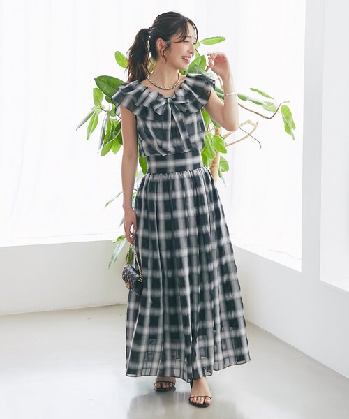 La boutique BonBon(ラブティックボンボン)の「【セットアップ可】シアーオンブレーチェック2WAYフリルオフショルブラウス(シャツ/ブラウス・レディース・ブラウン/ブラック・FREE)」の15枚目の写真
