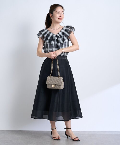 La boutique BonBon(ラブティックボンボン)の「【セットアップ可】シアーオンブレーチェック2WAYフリルオフショルブラウス(シャツ/ブラウス・レディース・ブラウン/ブラック・FREE)」の18枚目の写真