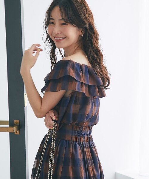 La boutique BonBon チェック2WAYフリルオフショルブラウス