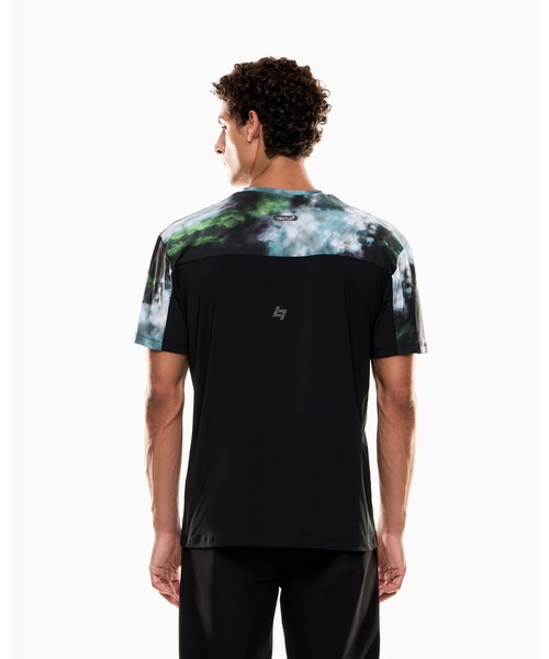 EMPORIO ARMANI EA7(エンポリオアルマーニイーエーセブン)の「<オンライン限定>【エンポリオ アルマーニ EA7】Dynamic Athlete プリントTシャツ VENTUS7テクニカルファブリック(Tシャツ/カットソー・メンズ・ブルーグリーン/ブラック系その他/ブラック・SMALL/MEDIUM/LARGE/X-LARGE/XX-LARGE/X-SMALL)」の4枚目の写真