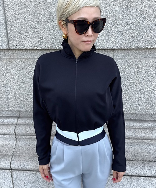 JENNE(ジェンヌ)の「日本製エアリーストレッチブルゾン(その他アウター・レディース・ブラック/スカイブルー/グレー/ネイビー・SMALL/MEDIUM/LARGE)」の1枚目の写真