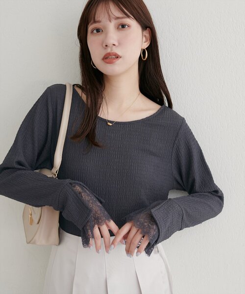 natural couture(ナチュラルクチュール)の「【WEB限定】レース袖切り替えカットソー(Tシャツ/カットソー・レディース・チャコールグレー/オフホワイト/ブラック/ピンク系その他/ボルドー/ブルー・FREE)」の9枚目の写真