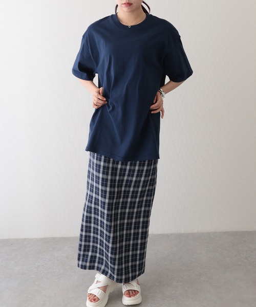 DAYRA(デイラ)の「コットン クルーネック ベーシック 半袖 Tシャツ(Tシャツ/カットソー・レディース・ブラック/グレイッシュベージュ/グレー/ホワイト/ネイビー・S/L/XL/M)」の6枚目の写真