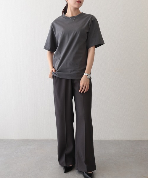 DAYRA(デイラ)の「コットン クルーネック ベーシック 半袖 Tシャツ(Tシャツ/カットソー・レディース・ブラック/グレイッシュベージュ/グレー/ホワイト/ネイビー・S/L/XL/M)」の15枚目の写真