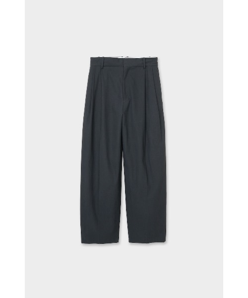 CINOH(チノ)の「COTTON TWILL TWO TUCK PANTS(その他パンツ・メンズ・ブラック系その他・46/44)」の2枚目の写真