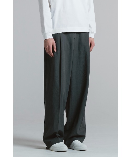 CINOH(チノ)の「COTTON TWILL TWO TUCK PANTS(その他パンツ・メンズ・ブラック系その他・46/44)」の6枚目の写真