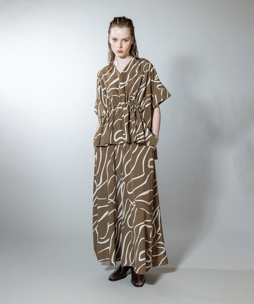 OSMOSIS(オズモーシス)の「プリントフレアーパンツ(その他パンツ・レディース・ブラック/ブルーグレー/カーキ・ONE SIZE)」の11枚目の写真