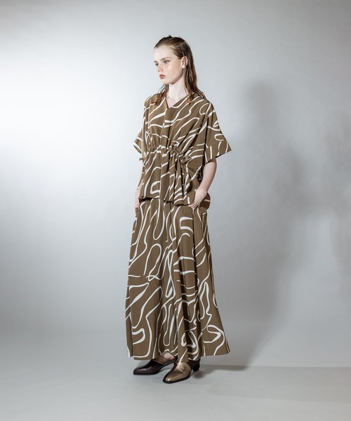 OSMOSIS(オズモーシス)の「プリントフレアーパンツ(その他パンツ・レディース・ブラック/ブルーグレー/カーキ・ONE SIZE)」の12枚目の写真