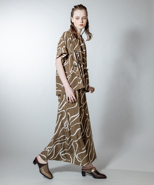 OSMOSIS(オズモーシス)の「プリントフレアーパンツ(その他パンツ・レディース・ブラック/ブルーグレー/カーキ・ONE SIZE)」の14枚目の写真