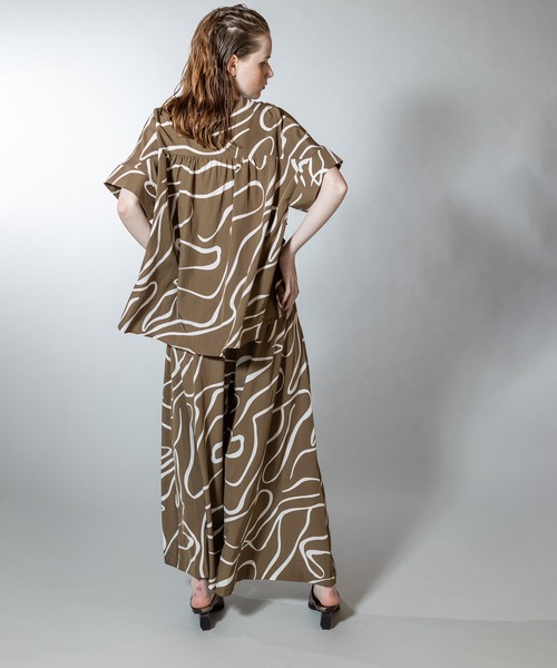 OSMOSIS(オズモーシス)の「プリントフレアーパンツ(その他パンツ・レディース・ブラック/ブルーグレー/カーキ・ONE SIZE)」の15枚目の写真