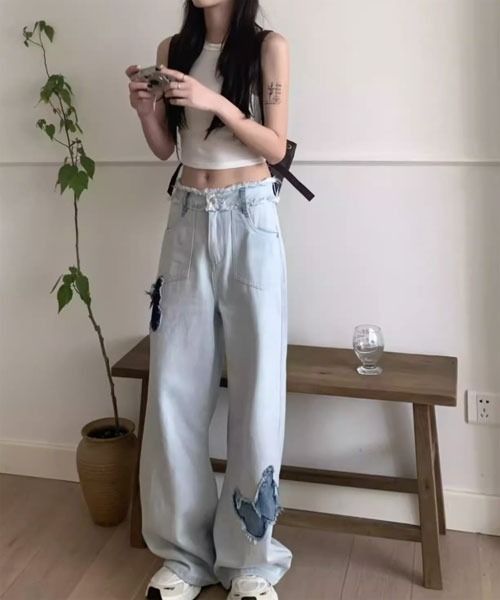 Mayree（メイリー）の「【Mayree】切りっぱなし 加工 蝶々 バギーパンツ デニム（デニムパンツ・レディース・ブルー・SMALL/LARGE/MEDIUM）」の4枚目の写真