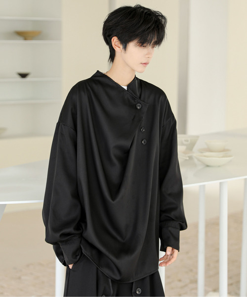 neos(ネオス)の「【neos】ルーズシルエット ドレープ ハイネック ロングスリーブ プルオーバー シャツ(シャツ/ブラウス・メンズ・ブラック/グレー・MEDIUM/LARGE/X-LARGE)」の3枚目の写真