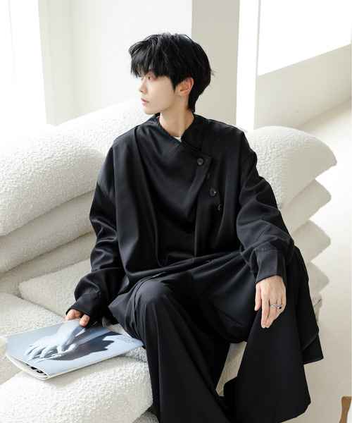 neos(ネオス)の「【neos】ルーズシルエット ドレープ ハイネック ロングスリーブ プルオーバー シャツ(シャツ/ブラウス・メンズ・ブラック/グレー・MEDIUM/LARGE/X-LARGE)」の4枚目の写真