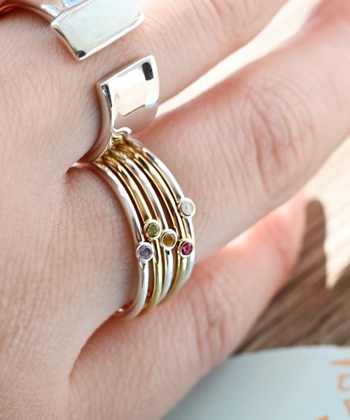 sowi（ソーイ）の「SV925　Talat　誕生石　シンプル　リング（リング・レディース・ライトブルー/ダークブルー/パープル/イエロー/ホワイト/グリーン/ライトグリーン/ピンク/レッド/ワインレッド/オフホワイト/ブルー・#11/#9）」の7枚目の写真