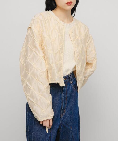 KBF（ケイビーエフ）の「シャーリングショートジャケット（ブルゾン・レディース・アイボリー/ブラック・ONE）」の22枚目の写真