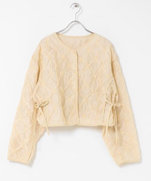 KBF（ケイビーエフ）の「シャーリングショートジャケット（ブルゾン・レディース・アイボリー/ブラック・ONE）」の17枚目の写真