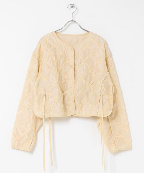 KBF（ケイビーエフ）の「シャーリングショートジャケット（ブルゾン・レディース・アイボリー/ブラック・ONE）」の16枚目の写真