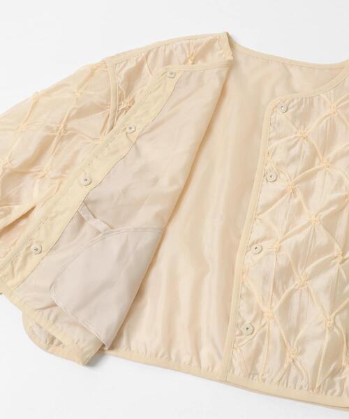 KBF（ケイビーエフ）の「シャーリングショートジャケット（ブルゾン・レディース・アイボリー/ブラック・ONE）」の15枚目の写真