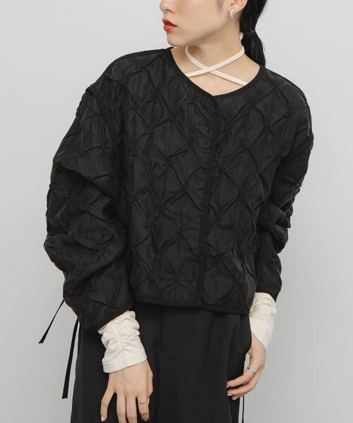 KBF（ケイビーエフ）の「シャーリングショートジャケット（ブルゾン・レディース・アイボリー/ブラック・ONE）」の10枚目の写真