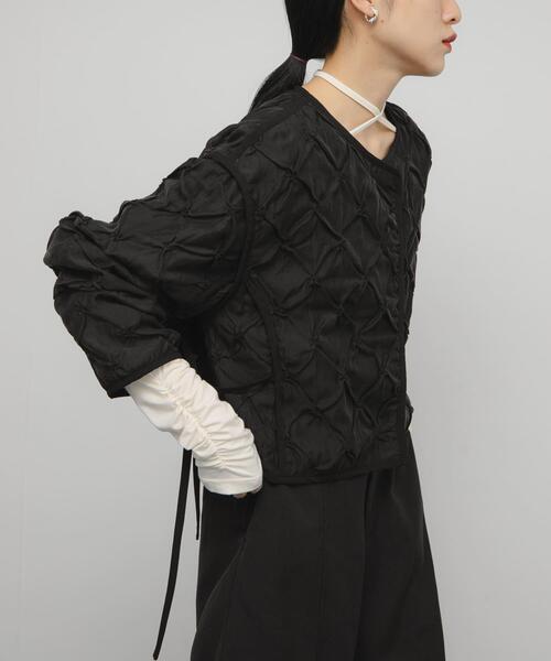 KBF（ケイビーエフ）の「シャーリングショートジャケット（ブルゾン・レディース・アイボリー/ブラック・ONE）」の8枚目の写真