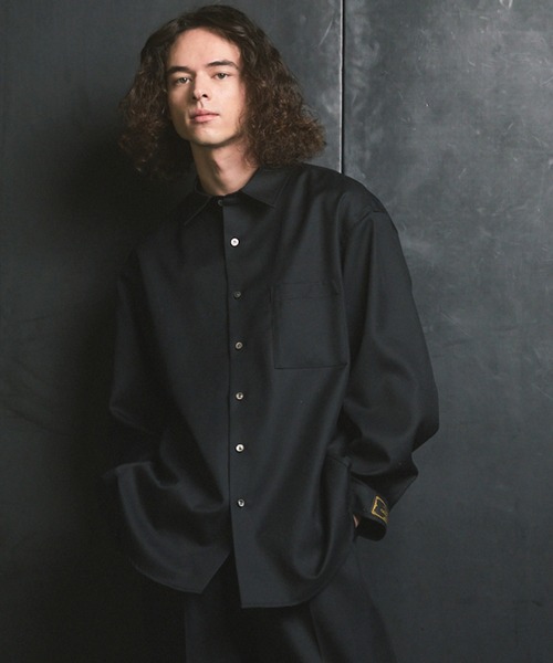 MAISON SPECIAL（メゾンスペシャル）の「《UNISEX》4 Colors Chambray Washable Wool Prime-Over Regular Collar Shirt/4色シャンブレーウールプライムオーバーレギュラーカラーシャツ【MAISON SPECIAL/メゾンスペシャル】（シャツ/ブラウス・メンズ・グレー/ホワイト/ダークブルー/チャコールグレー/ブラック・2/1/0）」の2枚目の写真