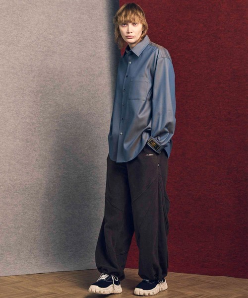 MAISON SPECIAL（メゾンスペシャル）の「《UNISEX》4 Colors Chambray Washable Wool Prime-Over Regular Collar Shirt/4色シャンブレーウールプライムオーバーレギュラーカラーシャツ【MAISON SPECIAL/メゾンスペシャル】（シャツ/ブラウス・メンズ・グレー/ホワイト/ダークブルー/チャコールグレー/ブラック・2/1/0）」の14枚目の写真