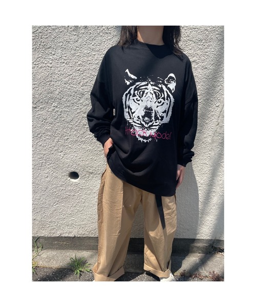 WORLD WIDE LOVE!(ワールドワイドラブ)の「ATTACK BIG ロンTEE(Tシャツ/カットソー・レディース・オフホワイト/ブラック/サックスブルー・1)」の12枚目の写真