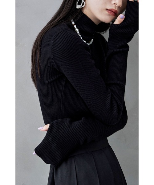 etoll.(エトル)の「サムホールハイネックリブニット(ニット/セーター・レディース・アイボリー/オレンジ/レッド/杢グレー/ブラック/ブラウン・FREE)」の8枚目の写真