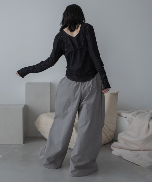 VACANCY(ヴァカンシー)の「Uネック袖スナップラメトップス(Tシャツ/カットソー・レディース・ブラウン/ブラック/ブルー・FREE)」の22枚目の写真