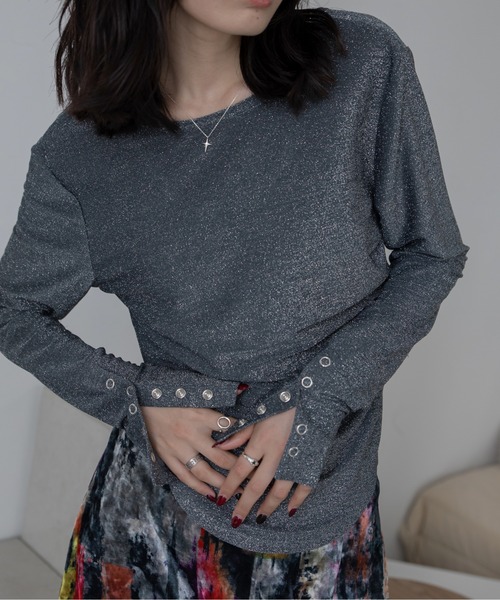 VACANCY(ヴァカンシー)の「Uネック袖スナップラメトップス(Tシャツ/カットソー・レディース・ブラウン/ブラック/ブルー・FREE)」の14枚目の写真