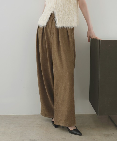 LIAN（リアン）の「ベロアタックワイドパンツ（スラックス・レディース・ブラック/ブラウン/アイボリー/ベージュ・FREE）」の4枚目の写真