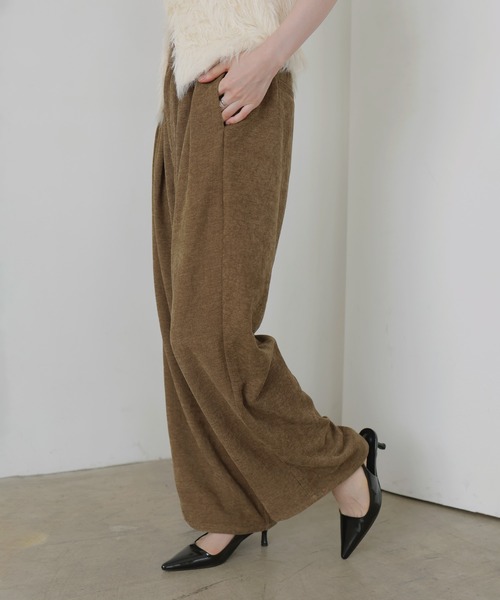 LIAN（リアン）の「ベロアタックワイドパンツ（スラックス・レディース・ブラック/ブラウン/アイボリー/ベージュ・FREE）」の12枚目の写真