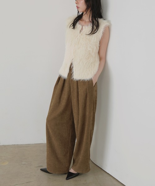 LIAN（リアン）の「ベロアタックワイドパンツ（スラックス・レディース・ブラック/ブラウン/アイボリー/ベージュ・FREE）」の16枚目の写真